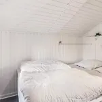4 Person In Hemmet-by Traum