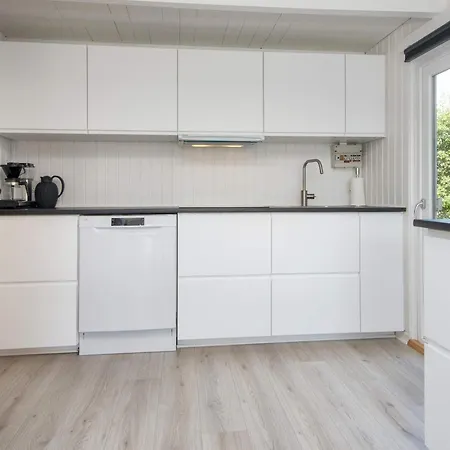 4 Person In Hemmet-by Traum Hemmet