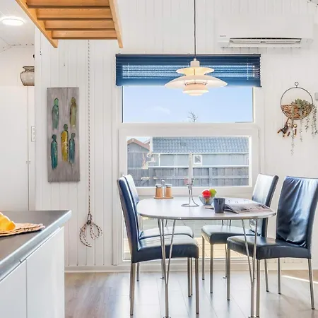 4 Person In Hemmet-by Traum Hemmet