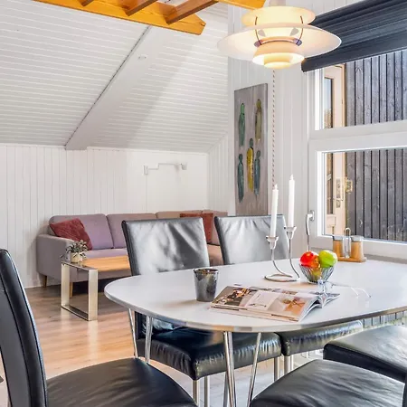 4 Person In Hemmet-by Traum Hemmet